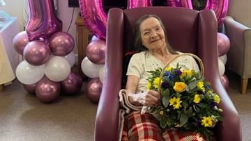 Happy 100th, Alice! Hinckley Park care home Resident celebrates landmark birthday